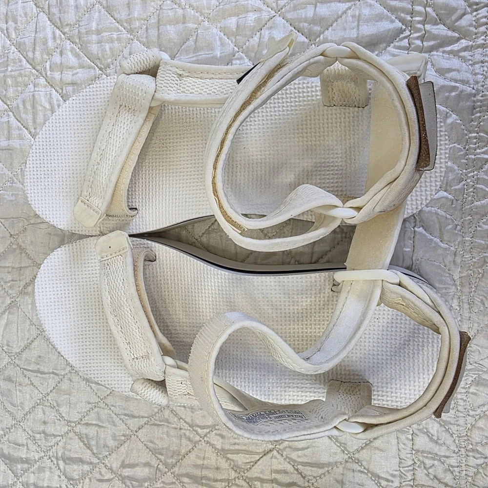 Teva Women's Platform Universal Mesh Sandal Size 6 Platform White Festival
